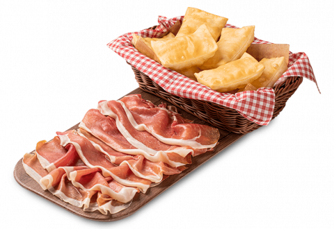 Gnocco con tagliere di Parma DOP