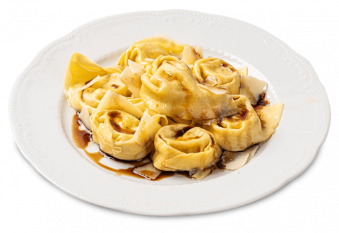 Tortelloni di zucca scaglie di grana e Balsamico